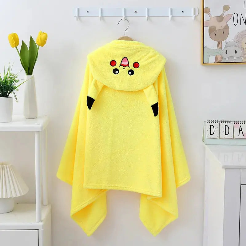 Cape de bain enfant Pokemon sur cintre
